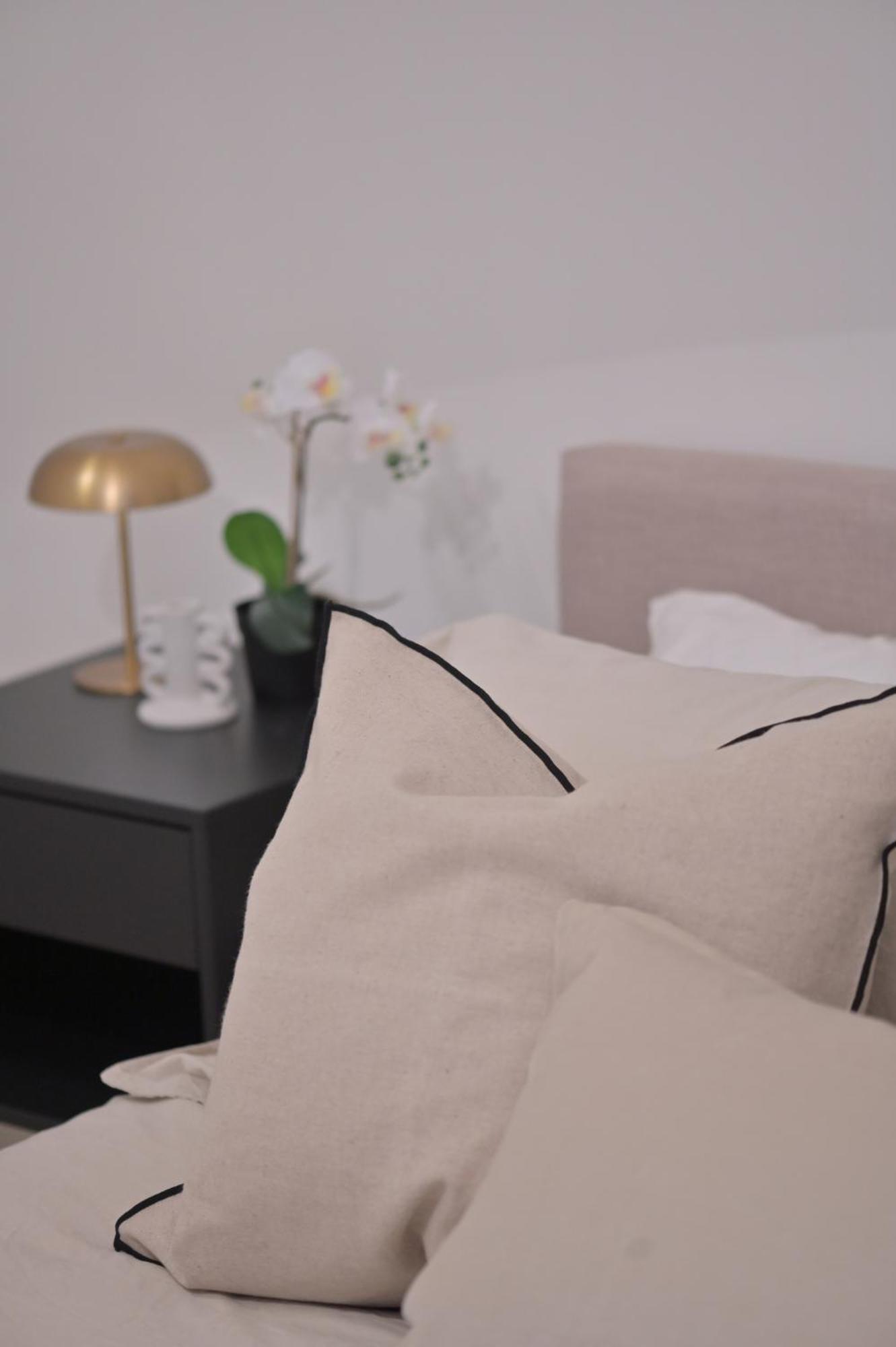 Mediterranea Home Napoli Bagian luar foto